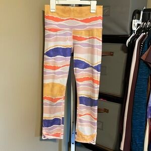 Lululemon High Rise True Self Crop ~Sz 4 Bleacher Stripe White Iris Flower 4121